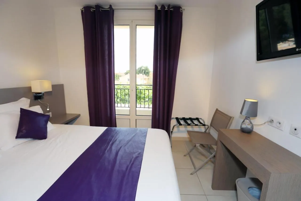 Hotel De La Plage - Hdlp Bormes-les-Mimosas 3*,  France