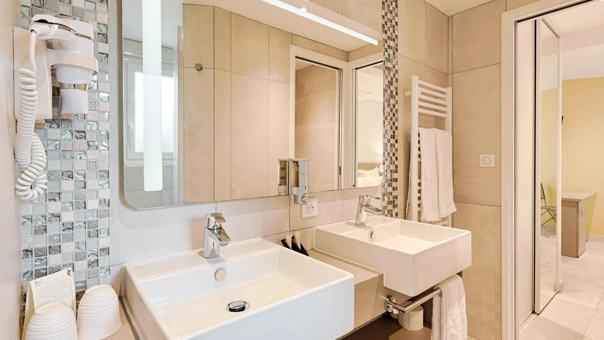 Hotel De La Plage - Hdlp Bormes-les-Mimosas