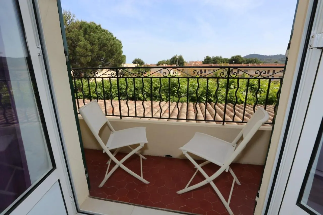 Hotel De La Plage - Hdlp Bormes-les-Mimosas 3*,