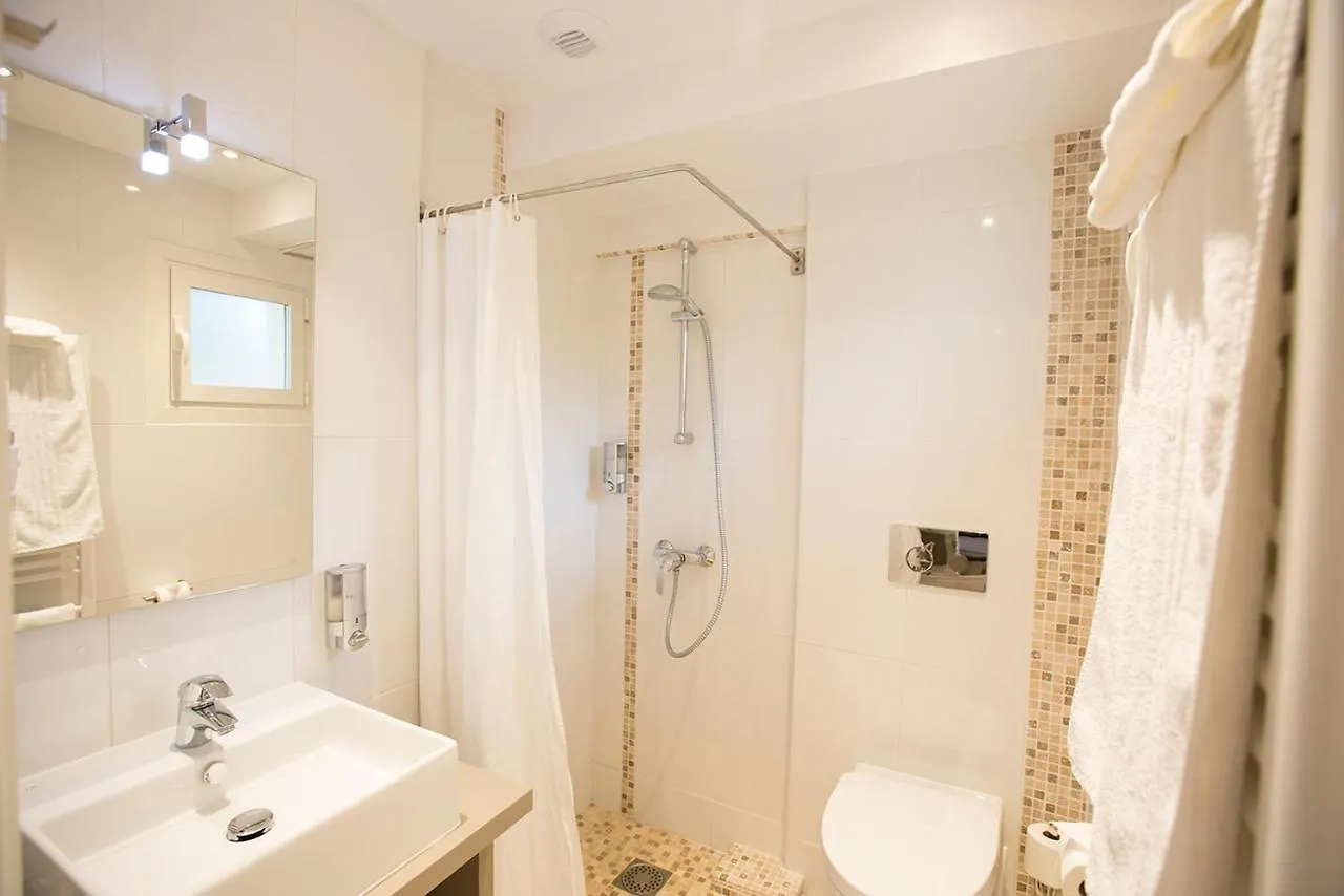 ***  Hotel De La Plage - Hdlp Bormes-les-Mimosas France
