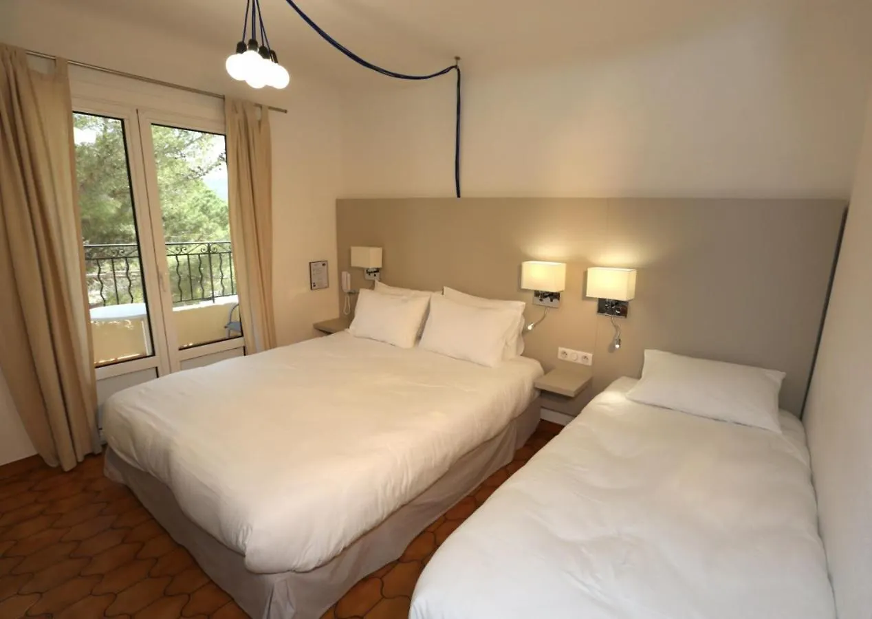 Hotel De La Plage - Hdlp Bormes-les-Mimosas 3*,  France